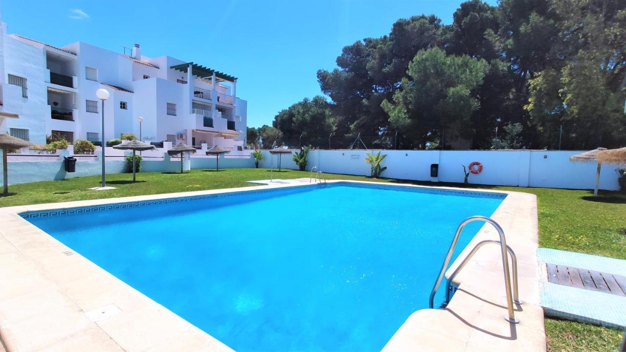 Apartamentos Rotonda Conil De La Frontera Exteriör bild