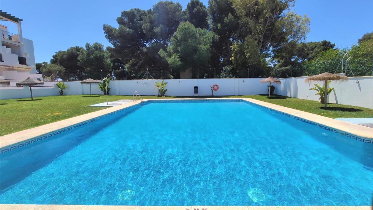 Apartamentos Rotonda Conil De La Frontera Exteriör bild